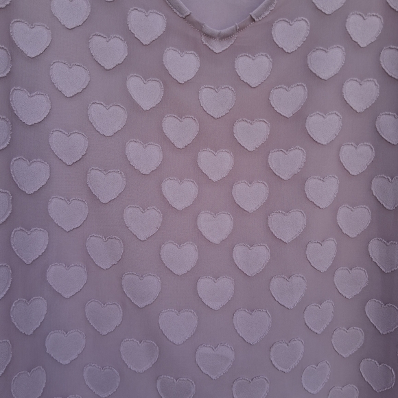 EUC 💖 BIBI Women's Lavender Heart Top Sz. L V-Neckline - Picture 3 of 6